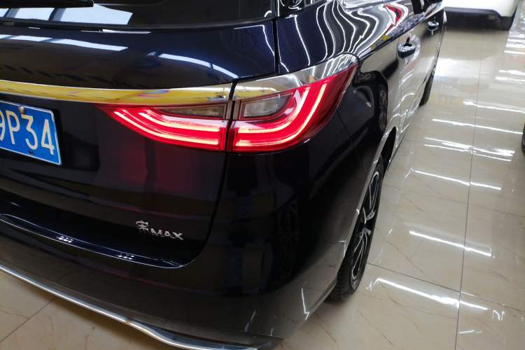 Used BYD Song MAX 2017 1.5T Automatic Smart Connect Luxury 7-Seater