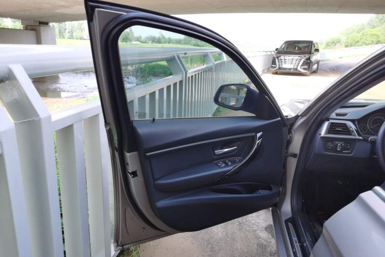 Used BMW 3 Series 2016 316Li Fashion Model