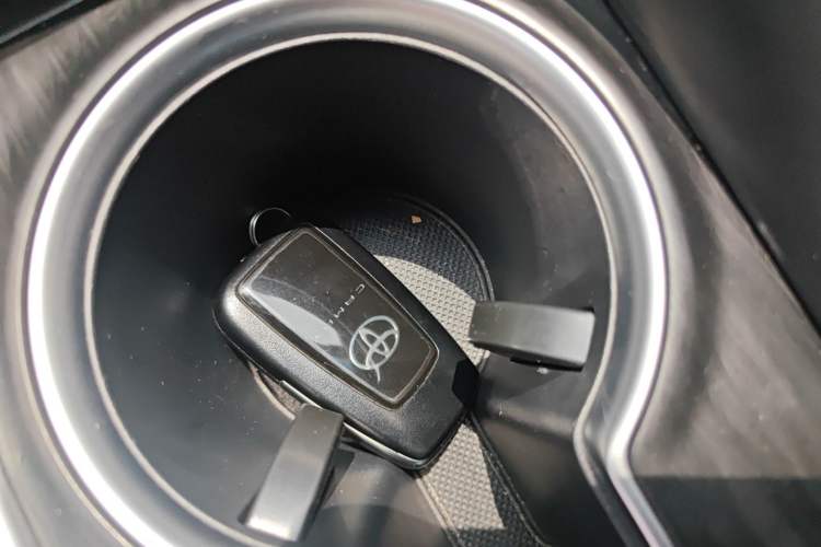 Used Toyota Camry 2023 2.0G Luxury Edition