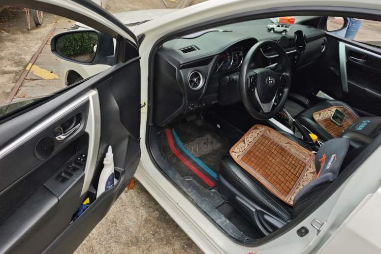 Used Toyota Levin 2017 Revised 185T CVT Elite Edition China V Standard Driver Seat