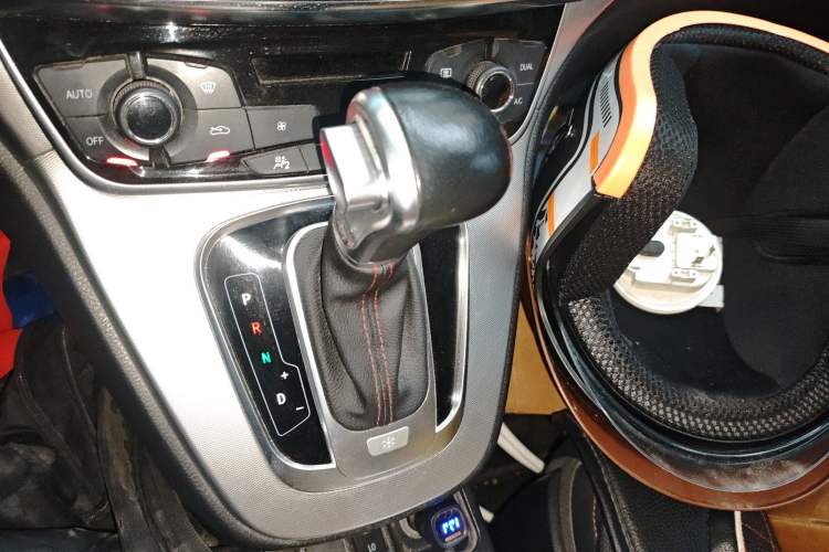 Used Haval H6 2015 Sport Edition 1.5T Automatic Two-Wheel Drive Luxury Model
