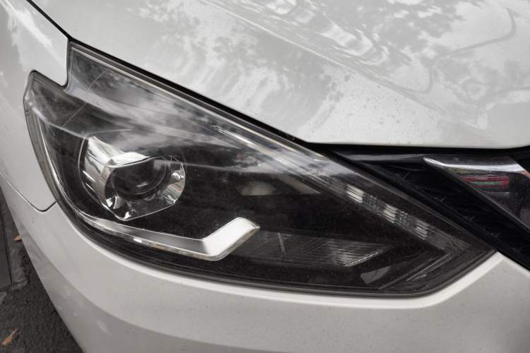 Used Nissan Sylphy 2016 1.6 XL CVT Deluxe Edition Right Front Headlight