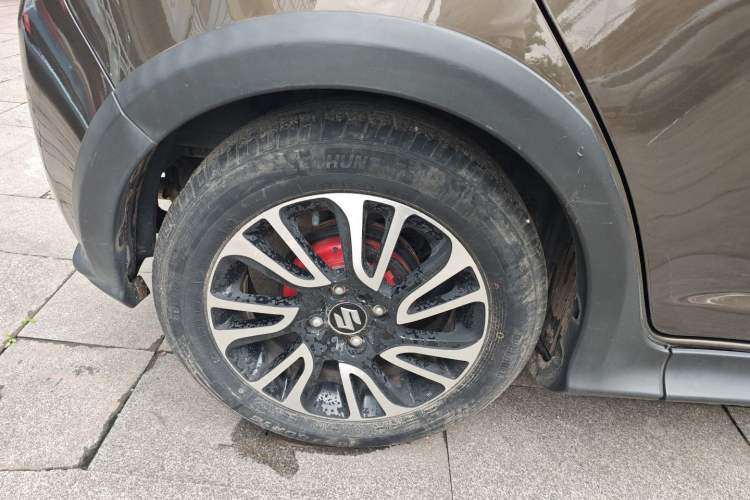 Used Suzuki Swift 2013 1.5L Manual 20th Anniversary Limited Edition Right Rear Wheel Hub