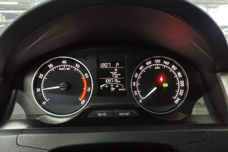 Used Skoda Rapid Spaceback 2016 Revised 1.6L Automatic Chuanxing Version