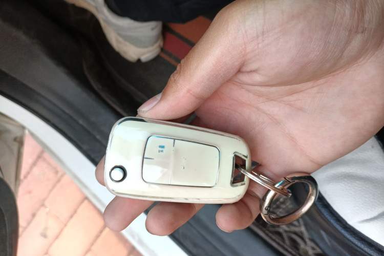 Used Chevrolet Monza 2022 320 Automatic Enjoyment Sunroof Version Vehicle Key