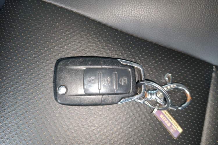 Used BAIC Off-Road BJ40 2016 40L 2.0T Manual Two-Wheel Drive Luxury Edition
