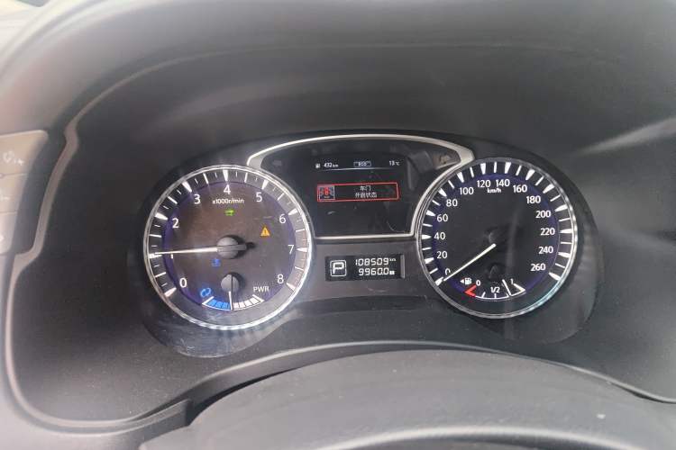 Used Infiniti QX60 2016 2.5 S/C Hybrid Two-Wheel-Drive Excellence Edition China V Standard
