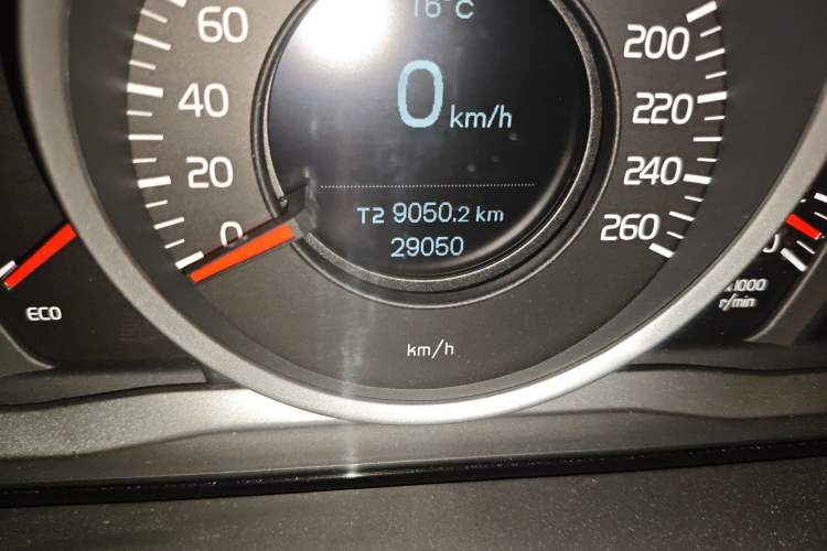 Used Volvo S60 2019 S60L T3 Intelligent Upgrade Edition Odometer Close Up