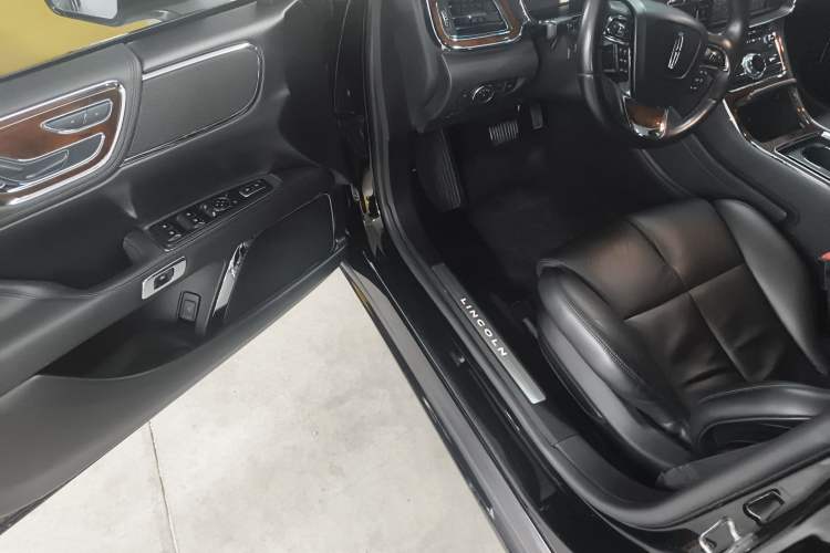 Used Lincoln Continental 2017 2.0T Two-Wheel Drive Deluxe Edition
