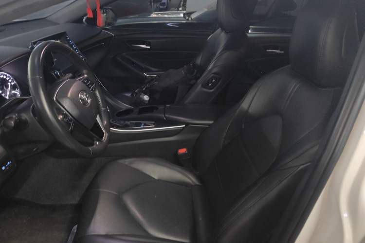 Used Toyota Avalon 2019 2.0L XLE Premium Edition China VI Left Front Seat