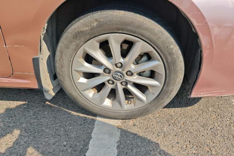 Used Toyota Corolla 2021 Dual-Motor 1.8L E-CVT Elite Edition Right Front Wheel Hub