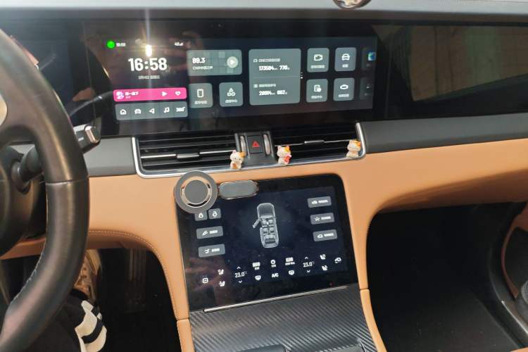 Used Li Auto ONE 2020 Extended-Range 6-Seater Version Audio And AC Panel