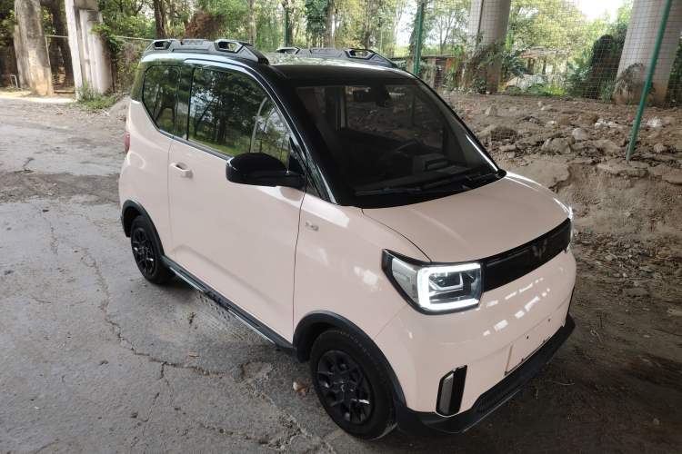 Used Wuling Hongguang MINIEV 2022 GAMEBOY 200km Gaming Edition with Lithium Iron Phosphate Front Right 45 Deg