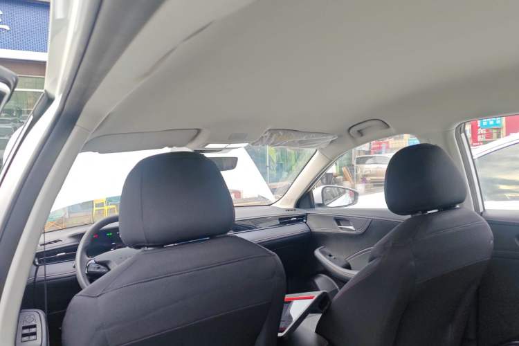 Used Roewe i5 2023 1.5L Manual Comfort Edition
