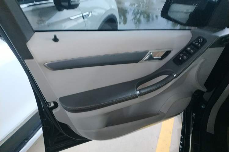 Used Mercedes-Benz R-Class 2014 R 320 4MATIC Business Model