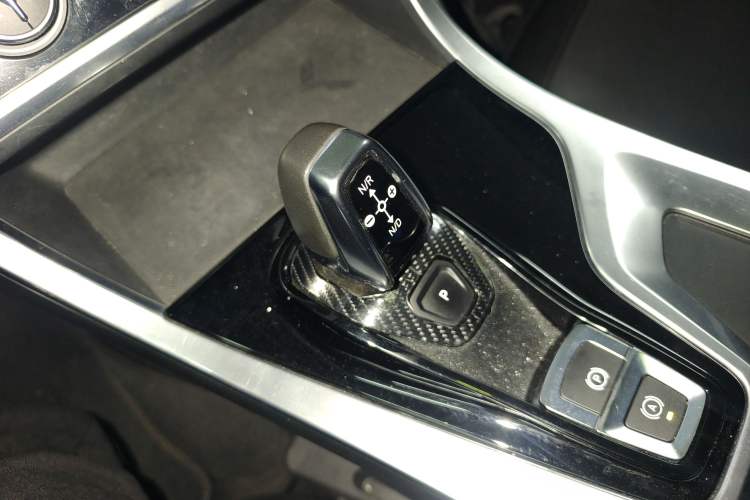 Used Lynk & Co 01 2017 2.0T Two-Wheel Drive Pro Edition Gear Lever