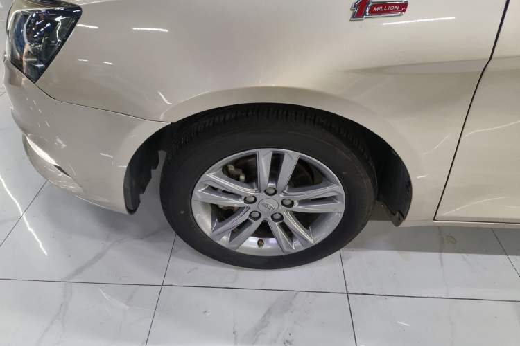 Used Geely Auto Emgrand 2017 Sedan Million Edition 1.5L CVT Upward Version Left Front Wheel Hub