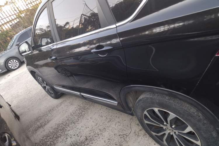 Used FORTHING Joyear X5 2017 Enjoy Series 1.6L CVT Luxury Model