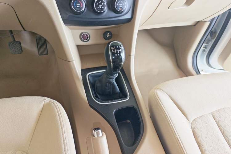 Used Baojun 730 2019 1.5L Manual Value Edition 7 Seats China VI Emission Standard
