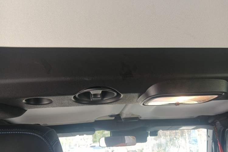 Used BAIC Off-Road BJ40 2023 2.0D Automatic Four-Wheel Drive Blade Hero Edition Adventurer Type
