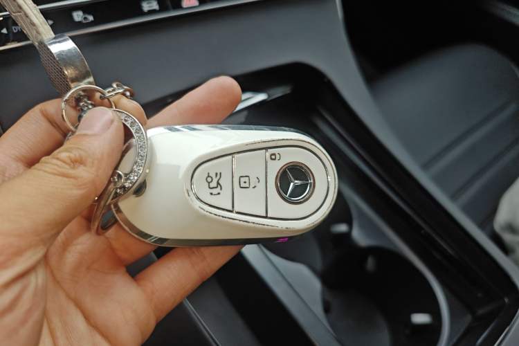 Used Mercedes-Benz C-Class 2025 Facelift C 260 L Sport Edition Vehicle Key