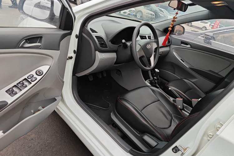 Used Hyundai Verna (older generation) 2016 1.4L Manual Smart GLS Trim
