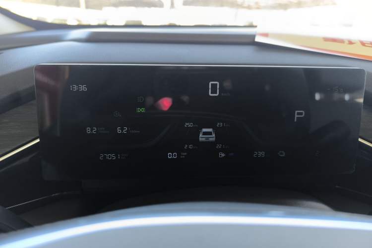 Used Geely Galaxy L6 2025 EM-i 140km Long-Range Version
