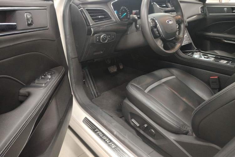 Used Ford Taurus 2015 EcoBoost 245 Luxury Model