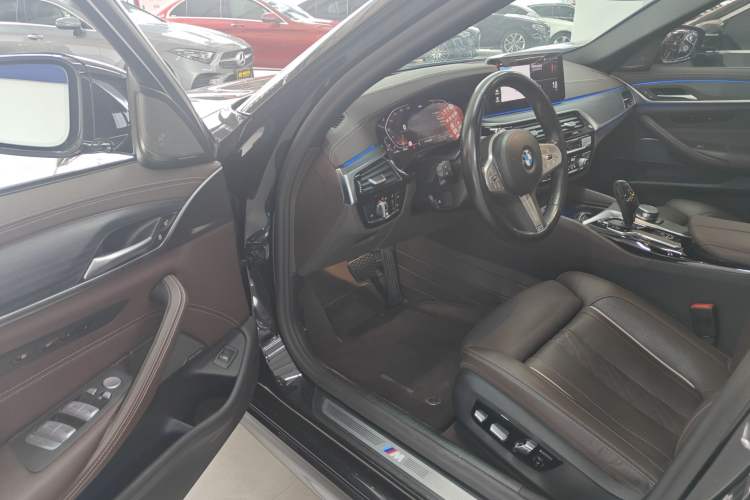Used BMW 5 Series 2023 530Li Luxury Edition M Sport Package