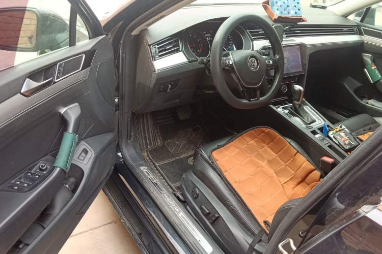 Used Volkswagen Magotan 2019 330TSI DSG Leading Edition China V Standard Driver Seat