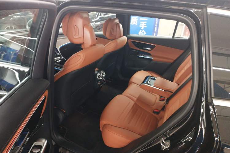 Used Mercedes-Benz GLC New Energy 2025 350 e L 4MATIC Collector's Edition Left Rear Seat