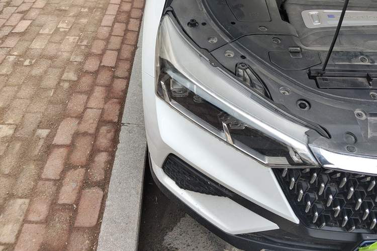 Used Bestune T77 2020 PRO 280 TID Automatic Luxury Model Right Front Headlight