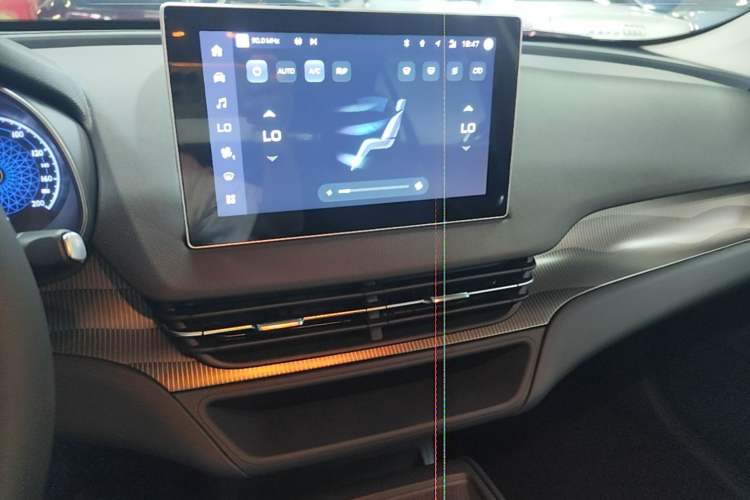 Used Hongqi E-QM5 2025 610 km PLUS