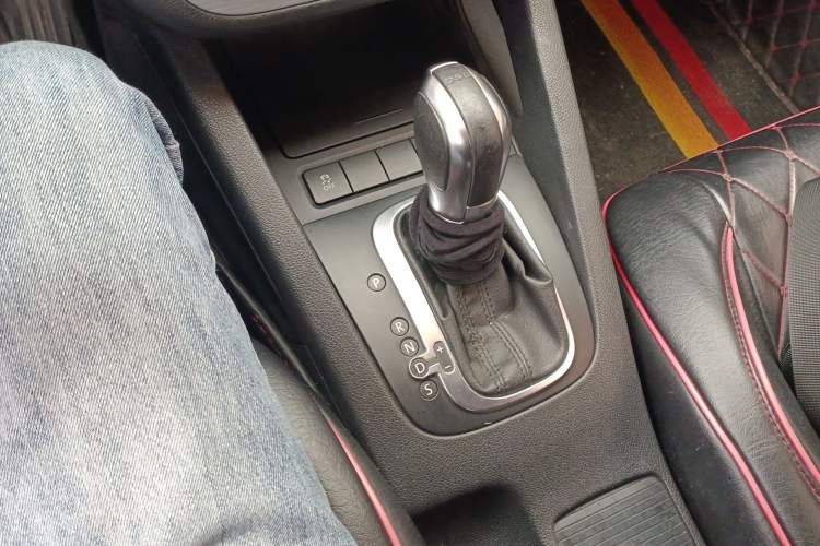 Used Volkswagen Scirocco 2015 1.4TSI Fashion Edition Gear Lever