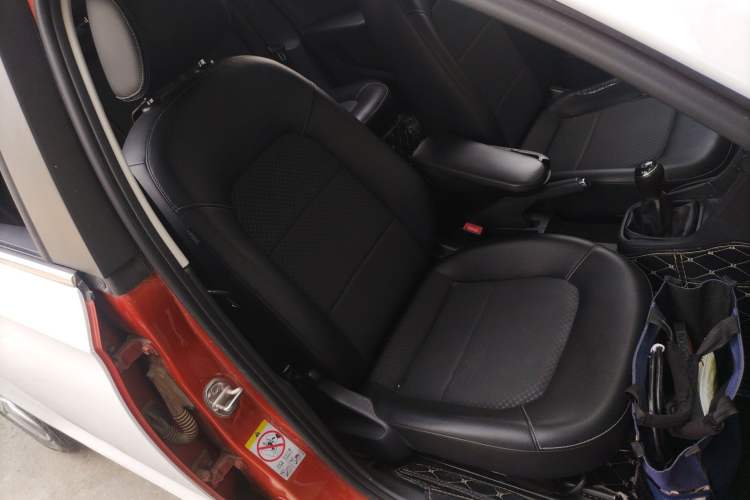 Used Volkswagen Santana 2015 Haval H9 1.6L Manual Comfort Edition Right Front Seat