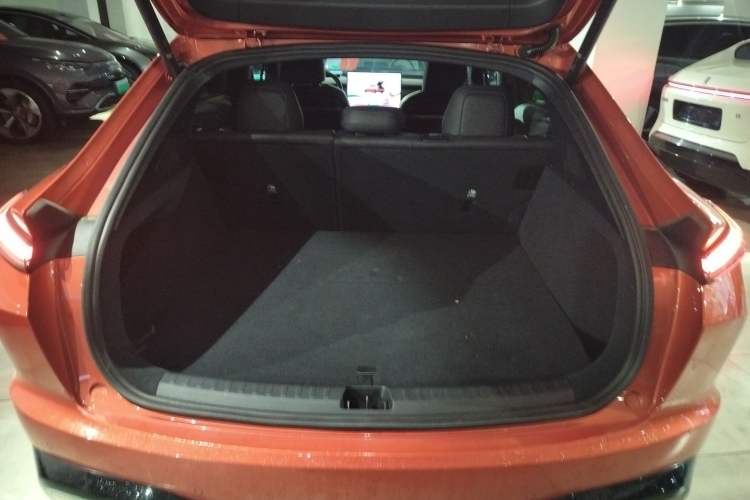 Used ONVO L60 2024 60 kWh Rear-Drive Version