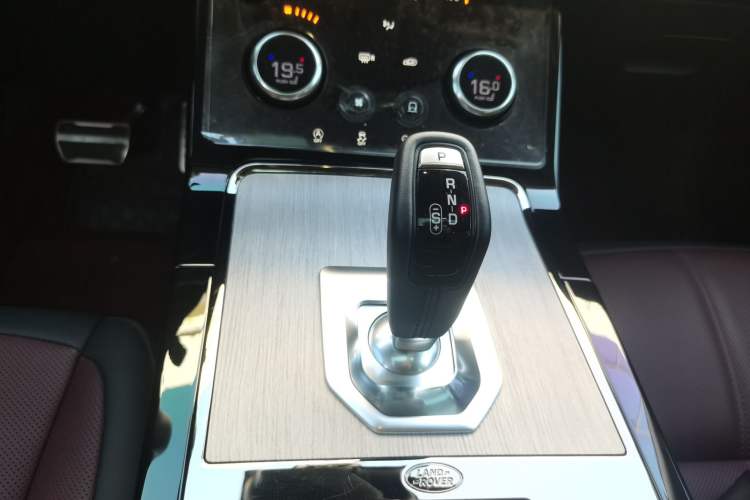 Used Land Rover Range Rover Evoque New Energy 2023 Aurora L P300e Plug-in Hybrid Electric Version