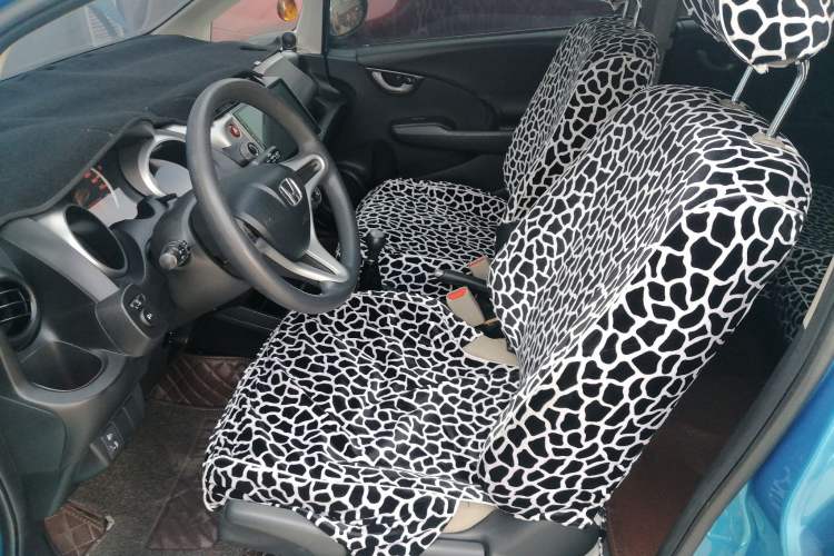 Used Honda Fit 2011 1.3L manual Comfort version
