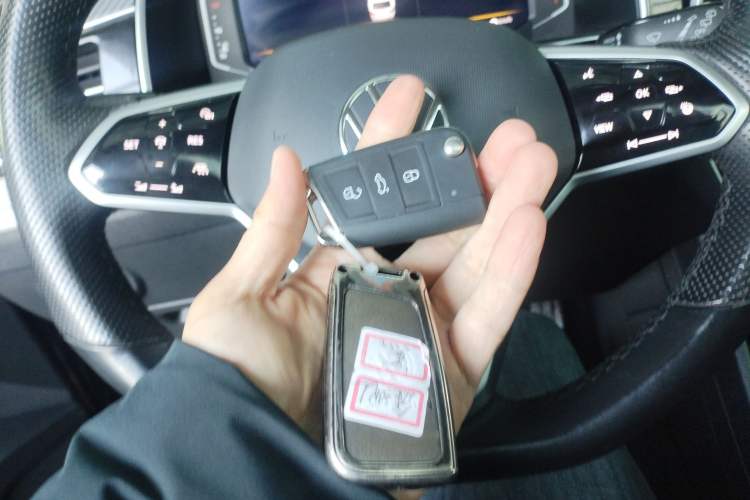 Used Volkswagen Tiguan L 2023 Restyled 330TSI Automatic Two-Wheel Drive R-Line Enhanced Comfort Version