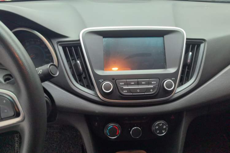 Used Chevrolet Cavalier 2019 320 Automatic Xinyue Edition Audio And AC Panel