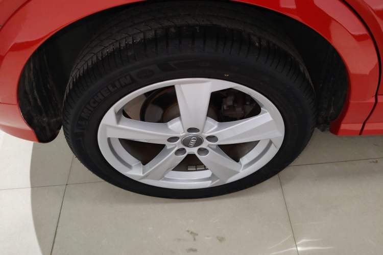 Used Audi Q2L 2021 35 TFSI Fashionable and Elegant Model Right Rear Wheel Hub