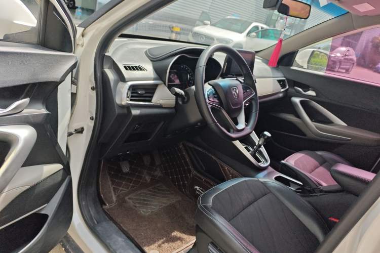 Used Baojun 510 2017 1.5L Manual Fashion Model