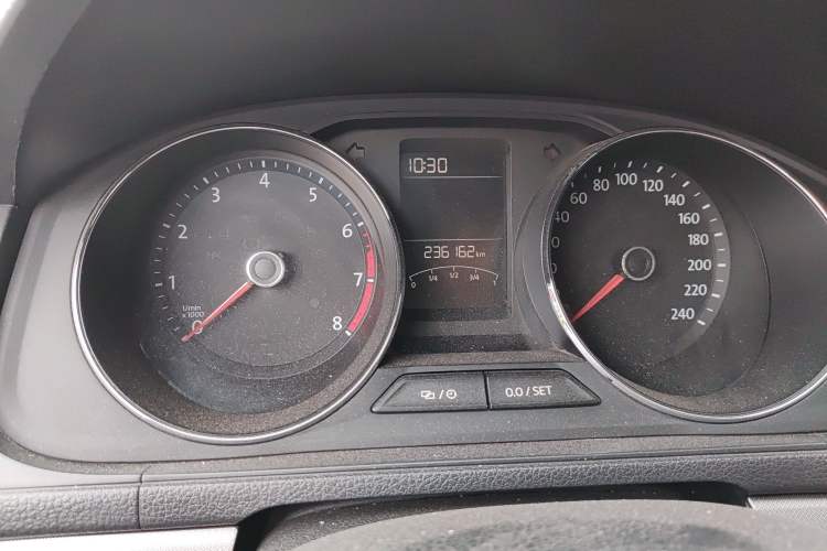 Used Volkswagen Lavida 2017 230TSI DSG Comfort Edition Odometer Close Up