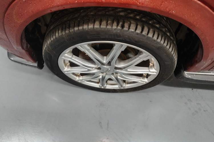 Used Infiniti ESQ 2014 1.6L Spontaneous Edition
