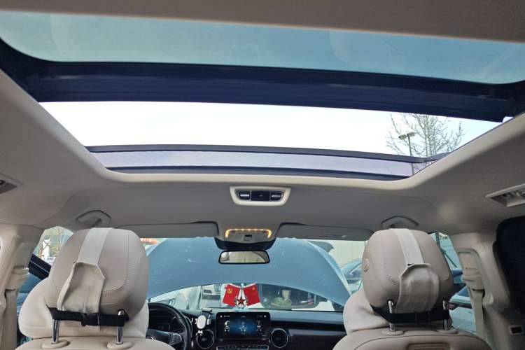 Used Mercedes-Benz V-Class 2021 V 260 Avantgarde Edition
