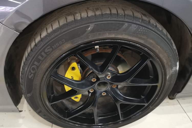 Used GAC Trumpchi EMPOW 2021 270T DCT J16 Version Left Front Wheel Hub