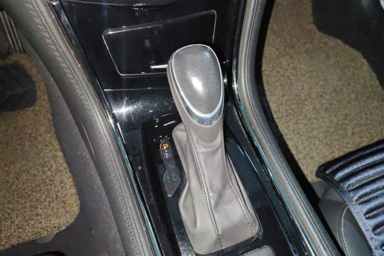 Used Cadillac ATS-L 2014 25T Comfort Model Gear Lever