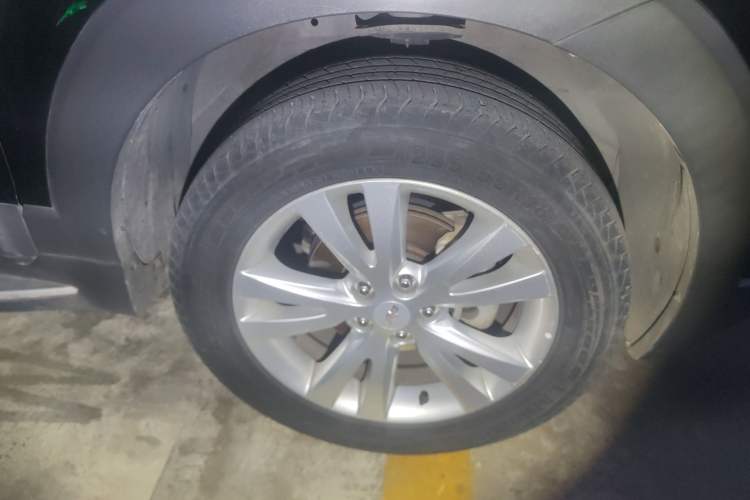 Used Chevrolet Captiva 2015 2.4L 4x4 Flagship Edition 7-Seater
