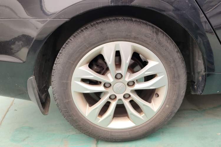 Used Geely Auto Emgrand 2014 Sedan 1.5L Manual Elite Model