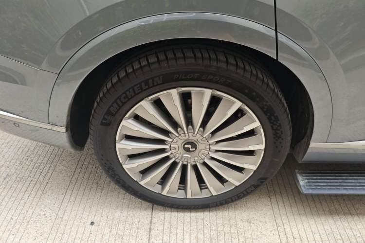 Used ONVO Luxeed L90 2025 Model—Max Six-Seater Version